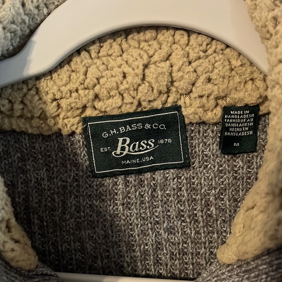 Sweater with quarter button and fleece on collar. - Picture 2 of 3